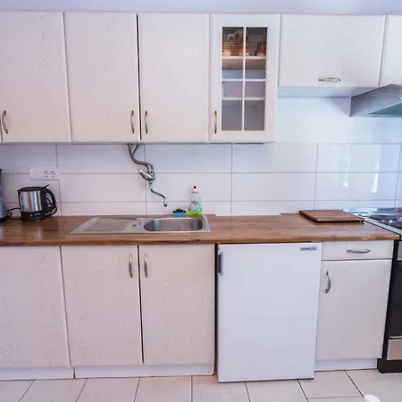 Appartement 8 *