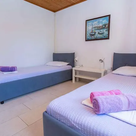 8 * Mali Lošinj