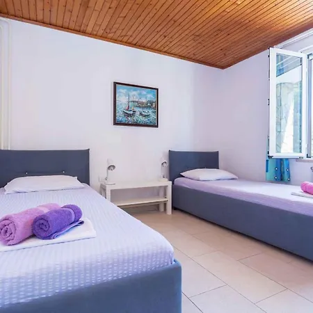 Appartement 8 *